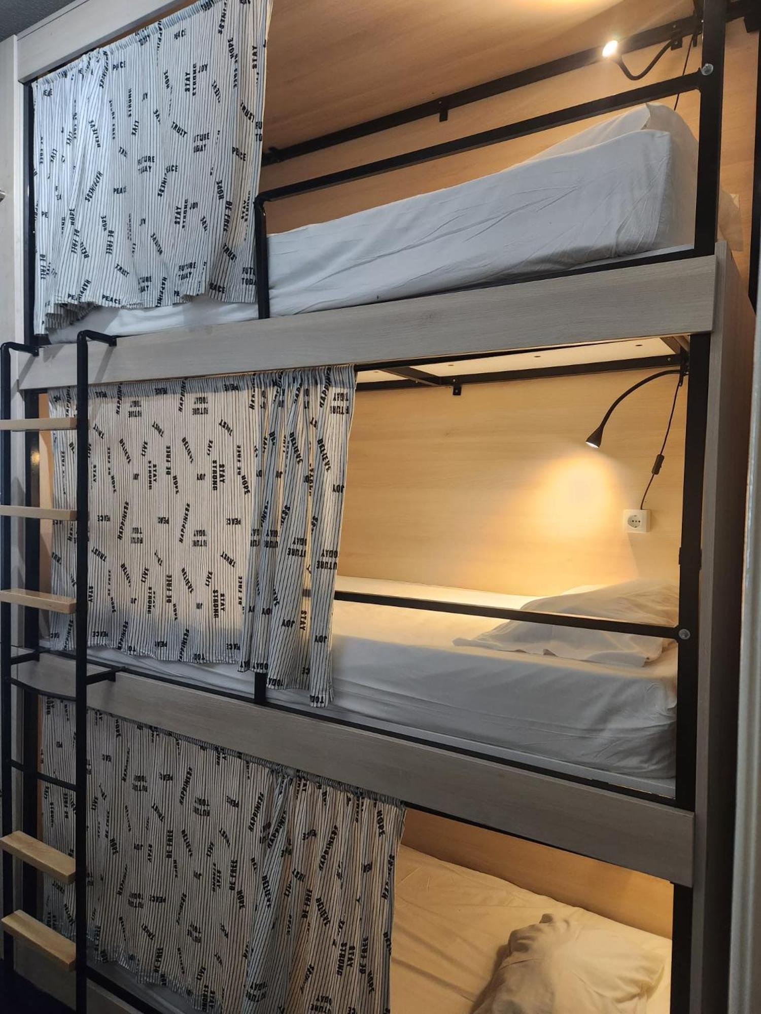 Daora Lisbon Low Cost Hostel מראה חיצוני תמונה